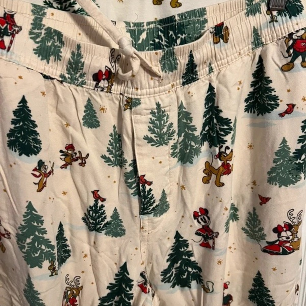 Kids Cream Holiday Tree & Character Print Pajama Set - Picture 3 of 5